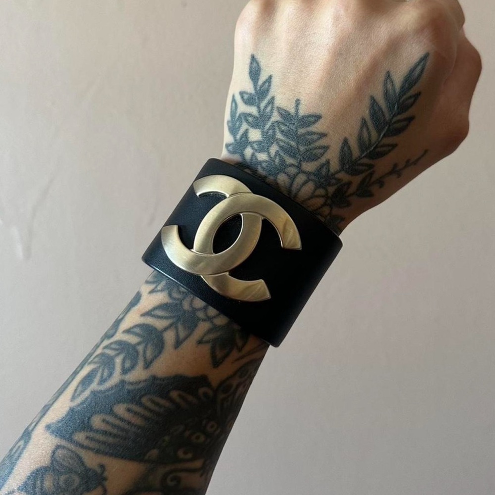 Chanel CC Exclusive 2017 Wide Leather Cuff Bracelet